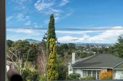 Photo of property in 1/3 Tui Glen Road, Birkenhead, Auckland, 0626