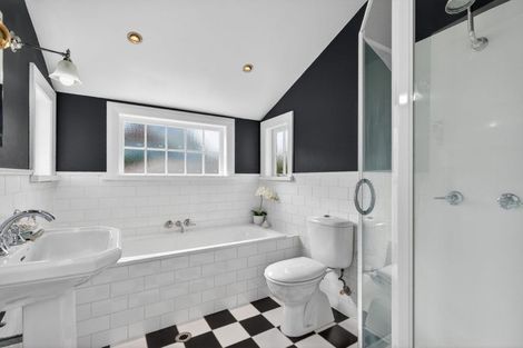 Photo of property in 49 Tio Tio Road, Miramar, Wellington, 6022