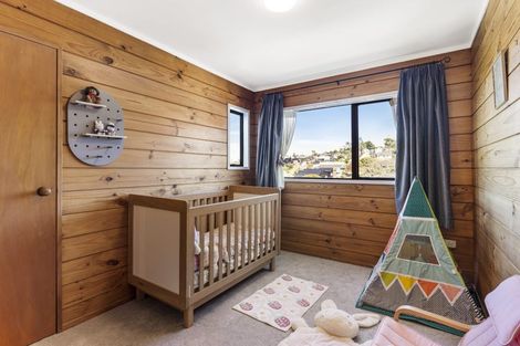 Photo of property in 2/24 Thalia Place, Totara Vale, Auckland, 0629