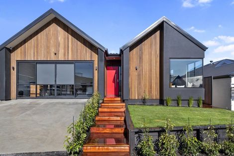 Photo of property in 37 Jack Hanley Drive, Jacks Point, Queenstown, 9371