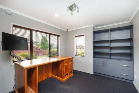 Photo of property in 35 Pegasus Place, Kelvin Grove, Palmerston North, 4414