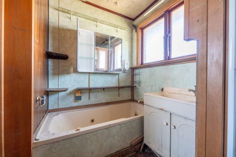 Photo of property in 68 Avenue Road, West End, Timaru, 7910