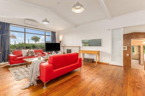 Photo of property in 9 Toenga Road, Pukerua Bay, 5026