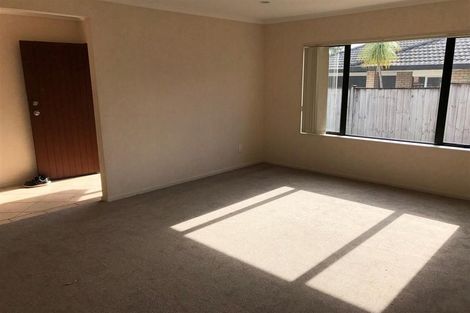 Photo of property in 16 Erne Crescent, East Tamaki, Auckland, 2016