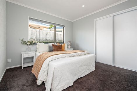 Photo of property in 17 Fleetwood Drive, Henderson, Auckland, 0612
