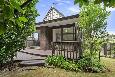 Photo of property in 2/19 Amante Crescent, Mairangi Bay, Auckland, 0630