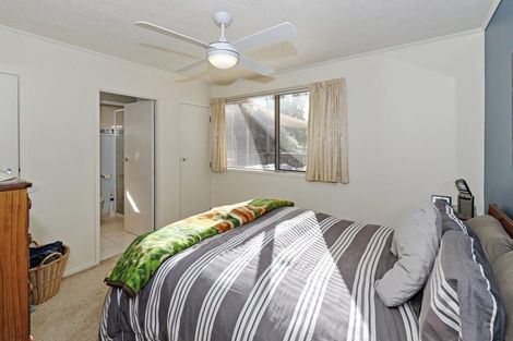 Photo of property in 11 Panzic Place, Glen Eden, Auckland, 0602