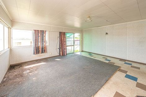Photo of property in 15 Matai Street, Castlecliff, Whanganui, 4501