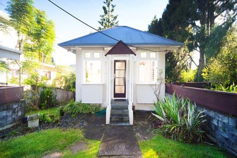 Photo of property in 44 Minnehaha Avenue, Titirangi, Auckland, 0604