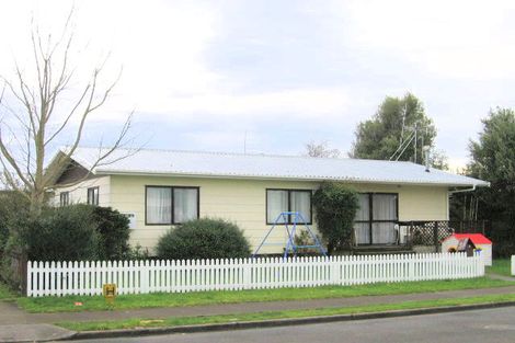 Photo of property in 16 Kentucky Crescent, Nawton, Hamilton, 3200