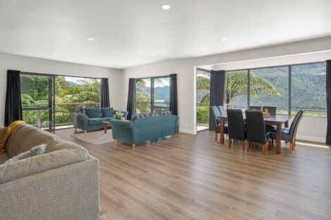 Photo of property in 63 Tepuia Heights, Havelock, Picton, 7281