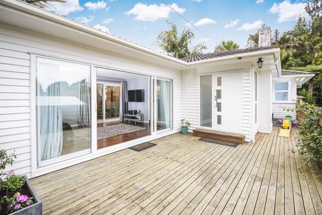 Photo of property in 40 Waima Crescent, Titirangi, Auckland, 0604