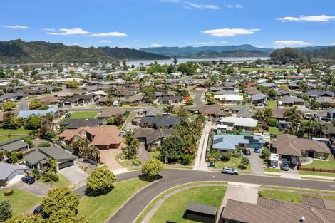 Photo of property in 10 Ringwood Place, Whitianga, 3510