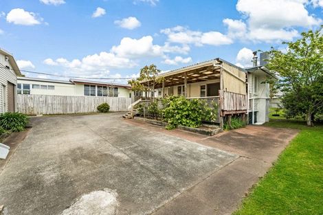 Photo of property in 30 Ozich Avenue, Te Atatu South, Auckland, 0610