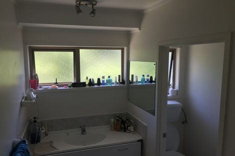 Photo of property in 63 Chelsea View Drive, Chatswood, Auckland, 0626