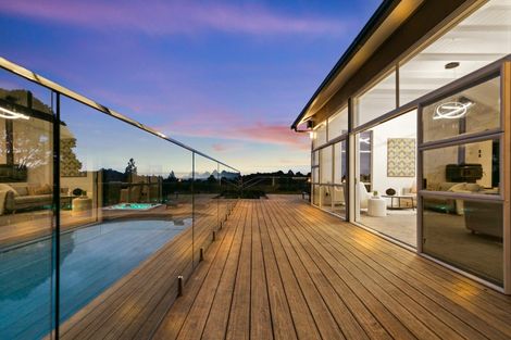 Photo of property in 91 Mountain Road, Henderson Valley, Auckland, 0612