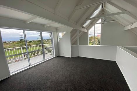 Photo of property in 16 Queens Road, Waikanae Beach, Waikanae, 5036