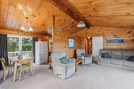 Photo of property in 4 Irwin Place, Kinloch, Taupo, 3377