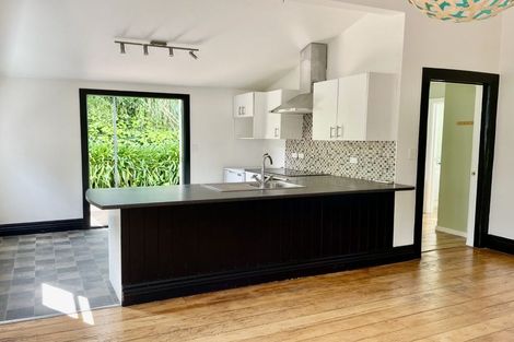 Photo of property in 131 Shakespeare Road, Bluff Hill, Napier, 4110