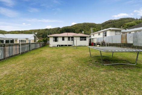 Photo of property in 66 Lees Grove, Wainuiomata, Lower Hutt, 5014