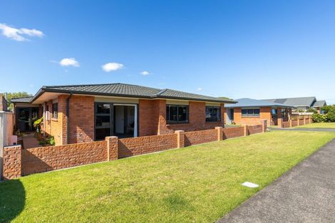 Photo of property in 36 Clemow Road, Fitzroy, New Plymouth, 4312