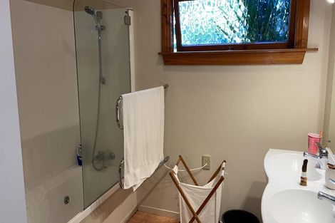 Photo of property in 9 Tawini Road, Titirangi, Auckland, 0604