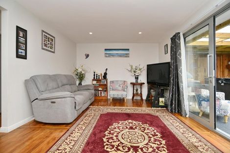 Photo of property in 27 Kings Avenue, Waikuku Beach, 7402