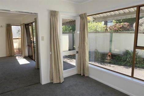 Photo of property in 121 Chivalry Road, Glenfield, Auckland, 0629