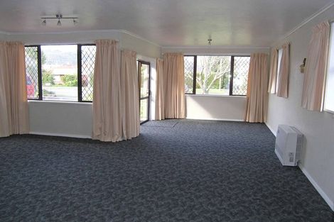 Photo of property in 15 Oak Street, Ebdentown, Upper Hutt, 5018