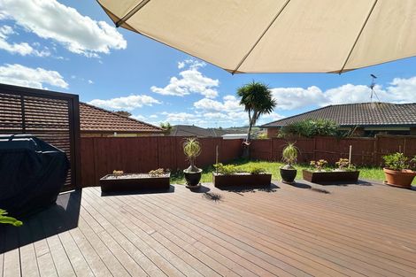 Photo of property in 12 Craigavon Drive, East Tamaki, Auckland, 2013