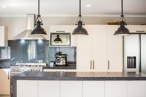 Photo of property in 11 Te Puia Drive, Aotea, Porirua, 5024