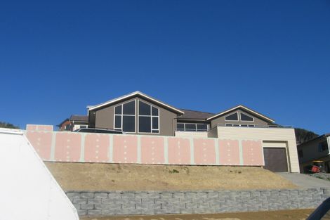 Photo of property in 35 Navigation Drive, Whitby, Porirua, 5024