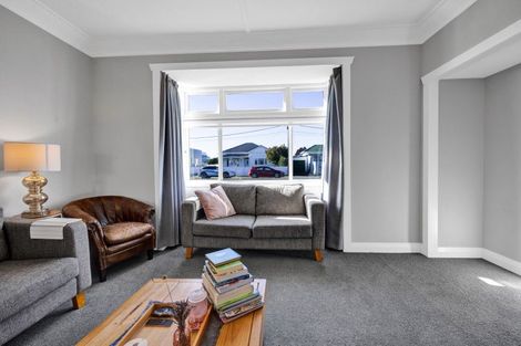 Photo of property in 45 Vogel Street, Hawera, 4610