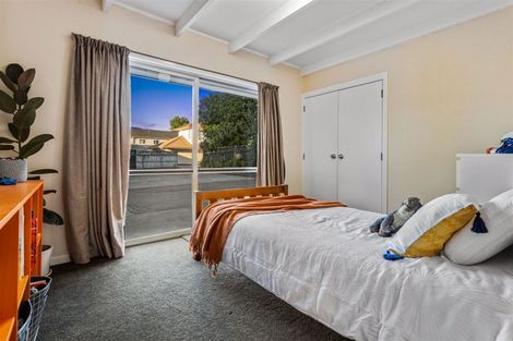 Photo of property in 68b Te Atatu Road, Te Atatu South, Auckland, 0610