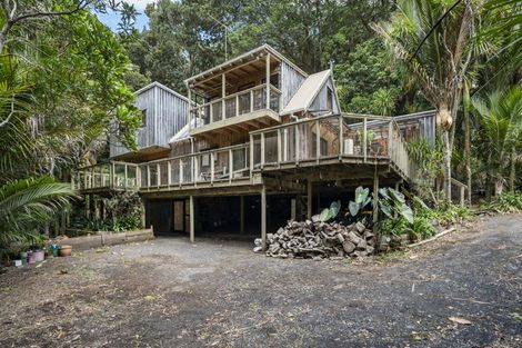Photo of property in 40 Lone Kauri Road, Karekare, New Lynn, 0772