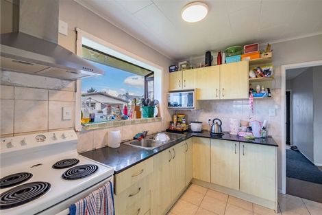 Photo of property in 18 Ashgrove Road, Mangere, Auckland, 2022