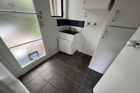 Photo of property in 18 Panzic Place, Glen Eden, Auckland, 0602