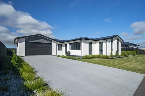 Photo of property in 2 Denton Street, Amberley, 7410