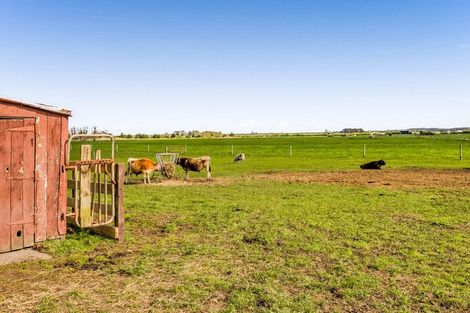 Photo of property in 39 Auroa Road, Otakeho, Hawera, 4678