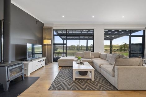 Photo of property in 338 Valley Road, Colyton, Feilding, 4775