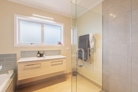 Photo of property in 17 Bell Street, Otane, 4202