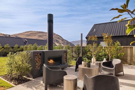 Photo of property in 20 Howden Drive, Jacks Point, 9371