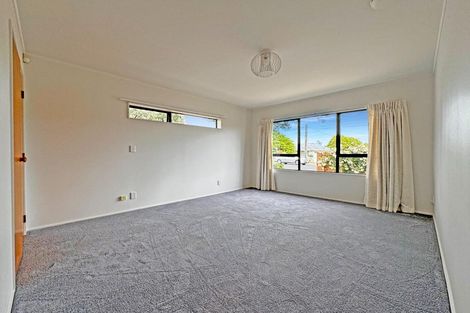 Photo of property in 1/12 Shakespeare Road, Milford, Auckland, 0620
