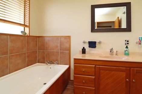 Photo of property in 12 Grove Avenue, Weston, Oamaru, 9401