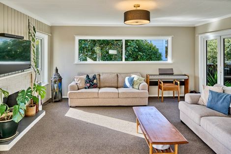Photo of property in 1 East Grove, Alicetown, Lower Hutt, 5010