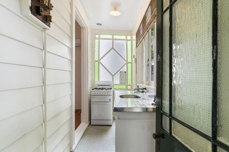 Photo of property in 31 Castle Street, Eltham, 4322