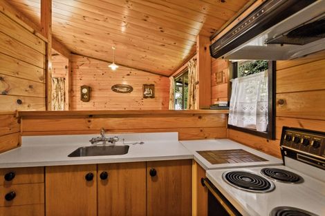 Photo of property in 3 Tombleson Road, Lake Rotoma, Rotorua, 3074