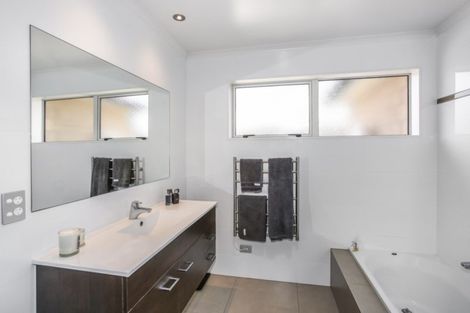 Photo of property in 15 Top Road, Pukekohe, 2120