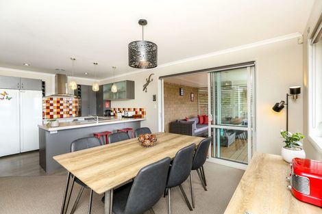 Photo of property in 86 Karamea Street, Whalers Gate, New Plymouth, 4310