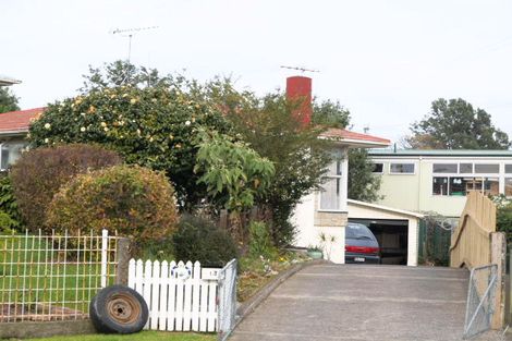Photo of property in 14 Sutton Avenue, Mangere East, Auckland, 2024